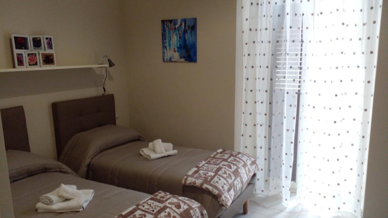 La Rosa Rossa Hotel บารี ภายนอก รูปภาพ
