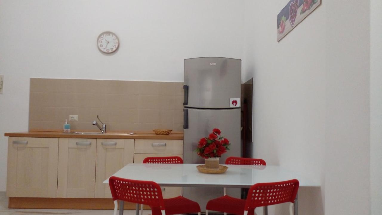 La Rosa Rossa Hotel บารี ภายนอก รูปภาพ